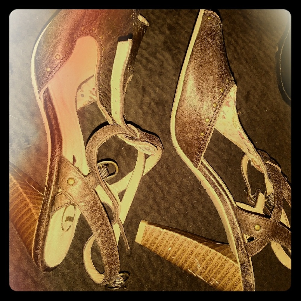 Pr of brown Dolls pumps